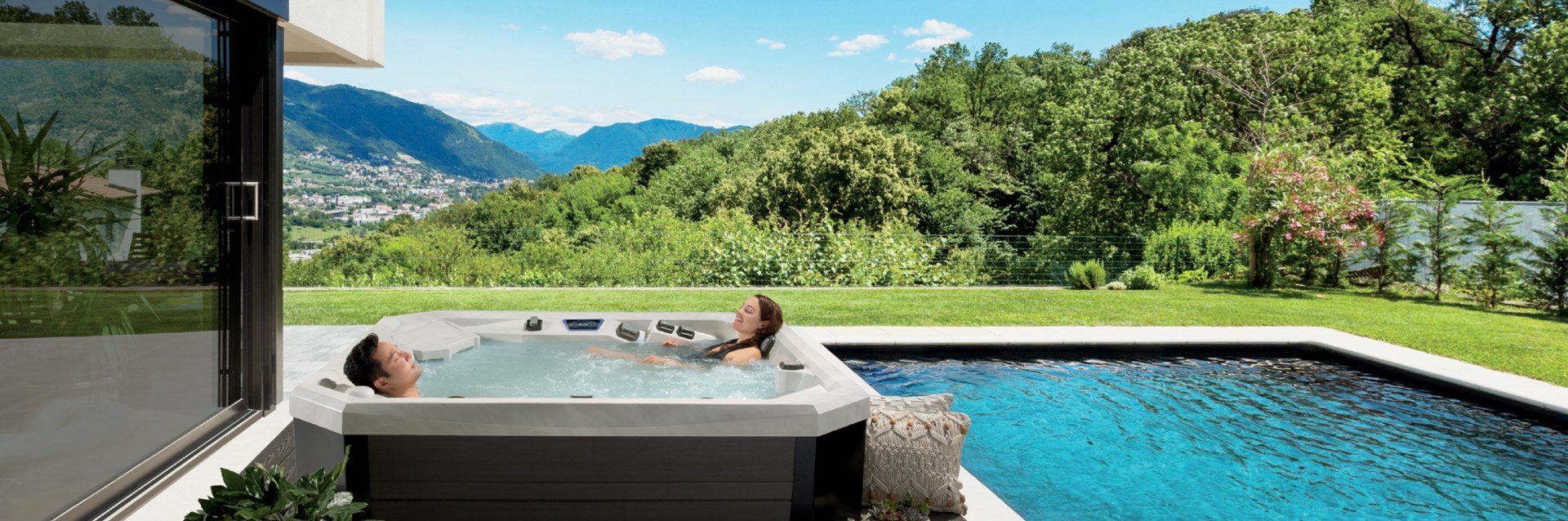 Marquis Spas hot tub with a view - Marquis Spas Hot Tub Covers by Spa-Migo